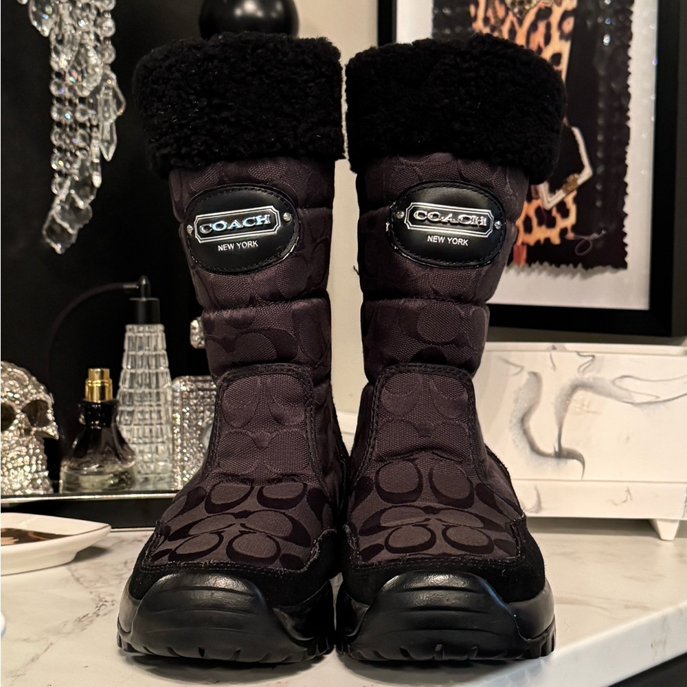 Coach Signature A7075 Women Sonya Vibram Winter Snow Boots Black. Size 7